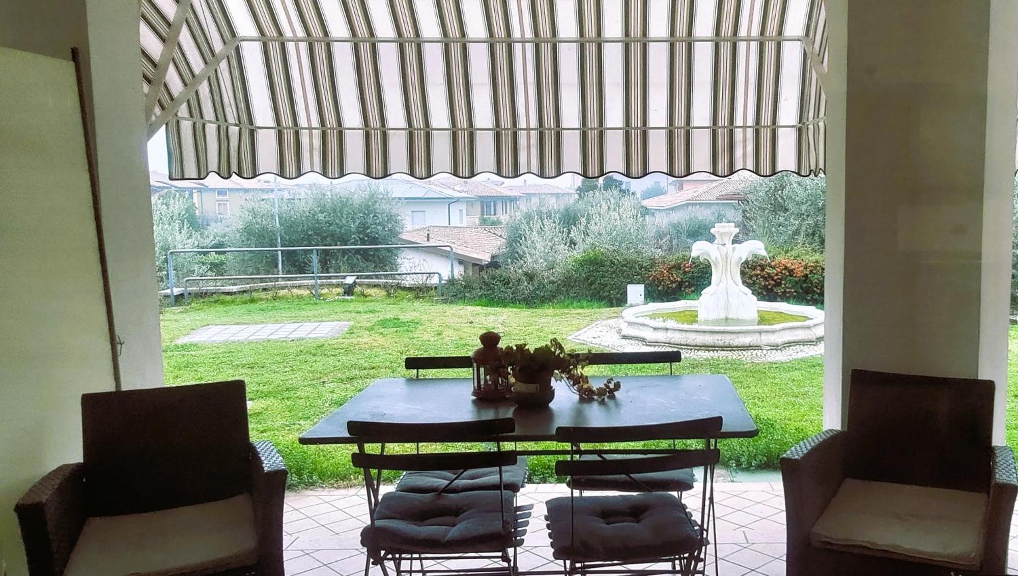 Casa Silvia Apartment Padenghe sul Garda Luaran gambar