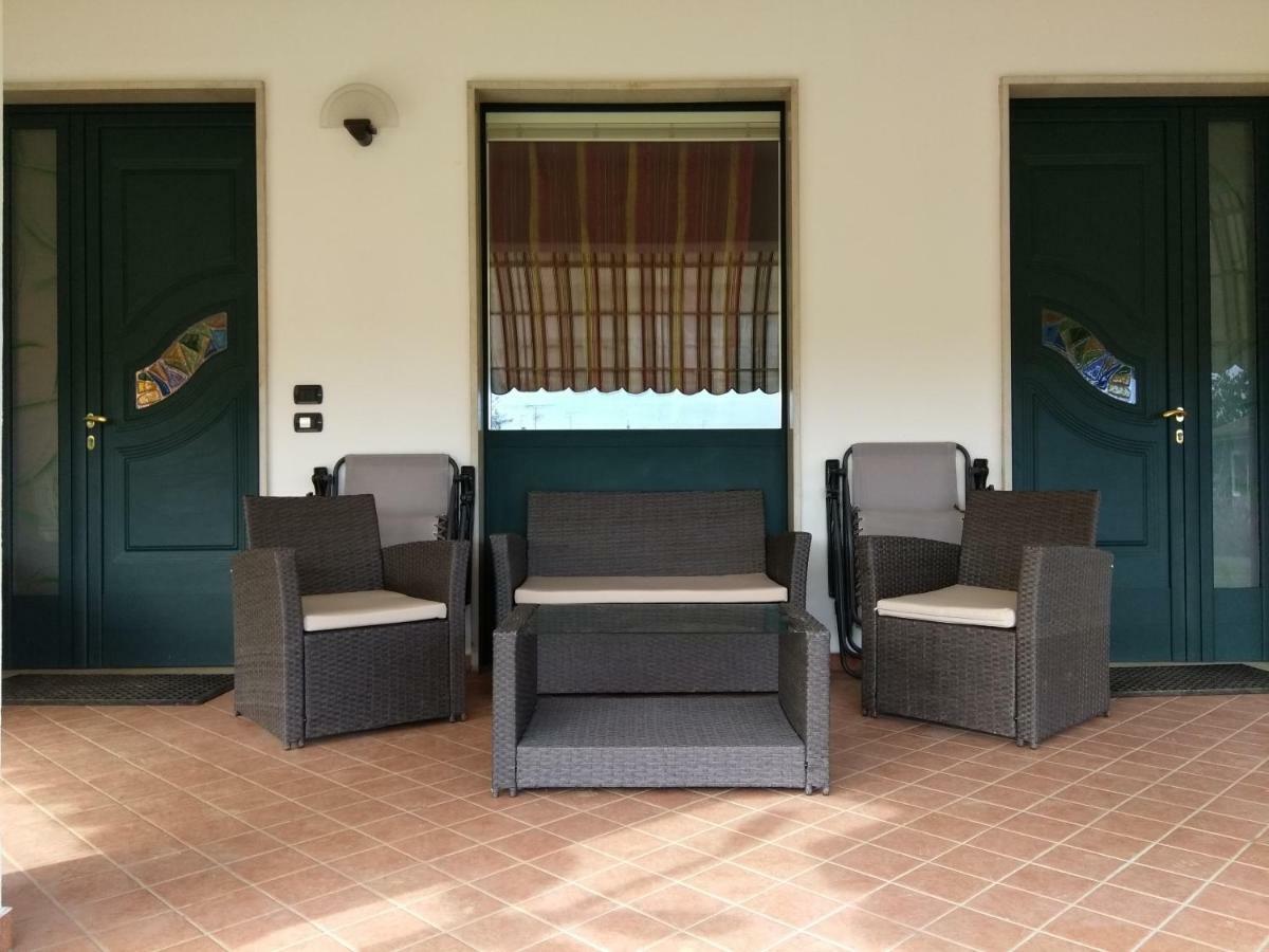 Casa Silvia Apartment Padenghe sul Garda Luaran gambar